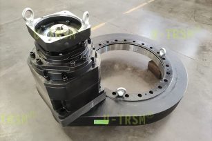 Precision slewing drive suitable for 3-stage 200 ratio reducer