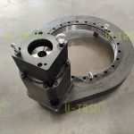Spur gear slewing drive for heavy-duty special vehicle