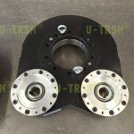 Lightweight dual-input industrial robot slewing drive